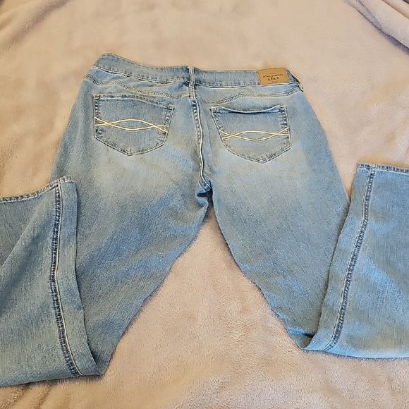 Abercrombie & Fitch Light Blue Straight Leg Jeans Size 27 - Picture 6 of 14